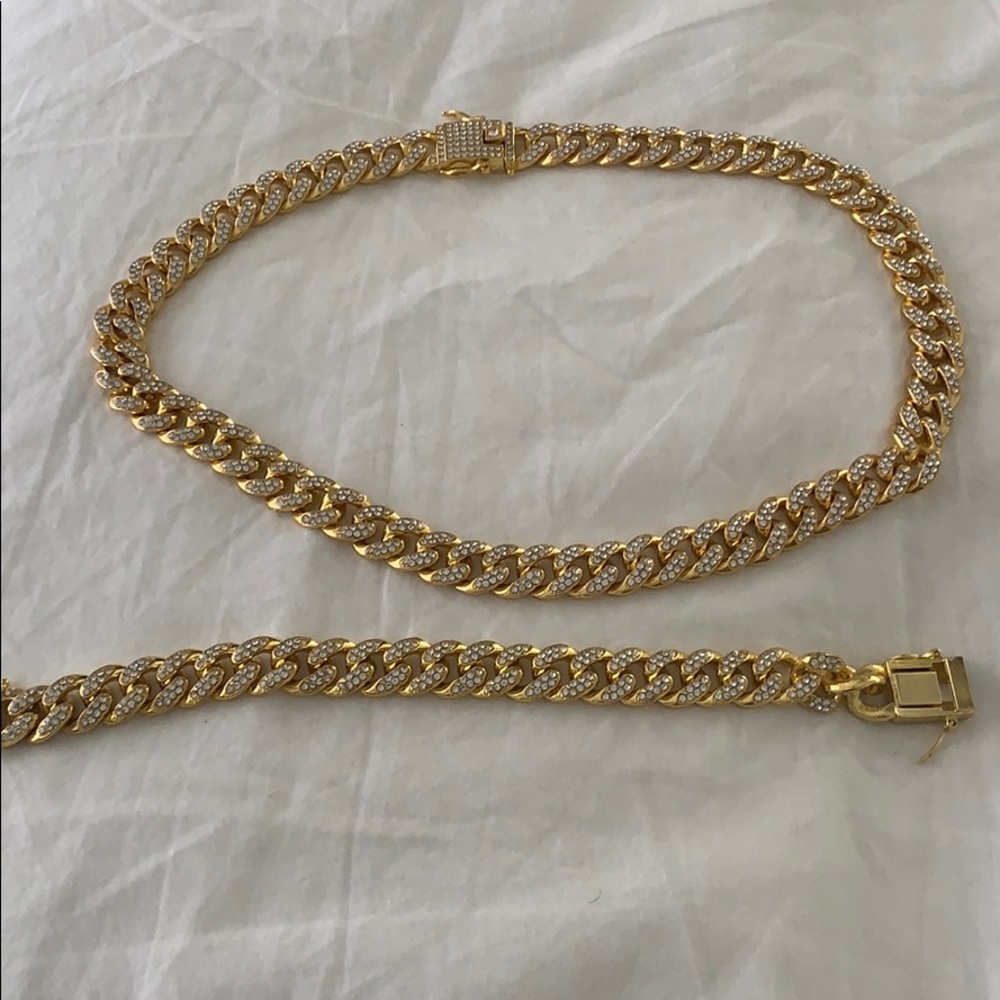 Necklace and bracelet